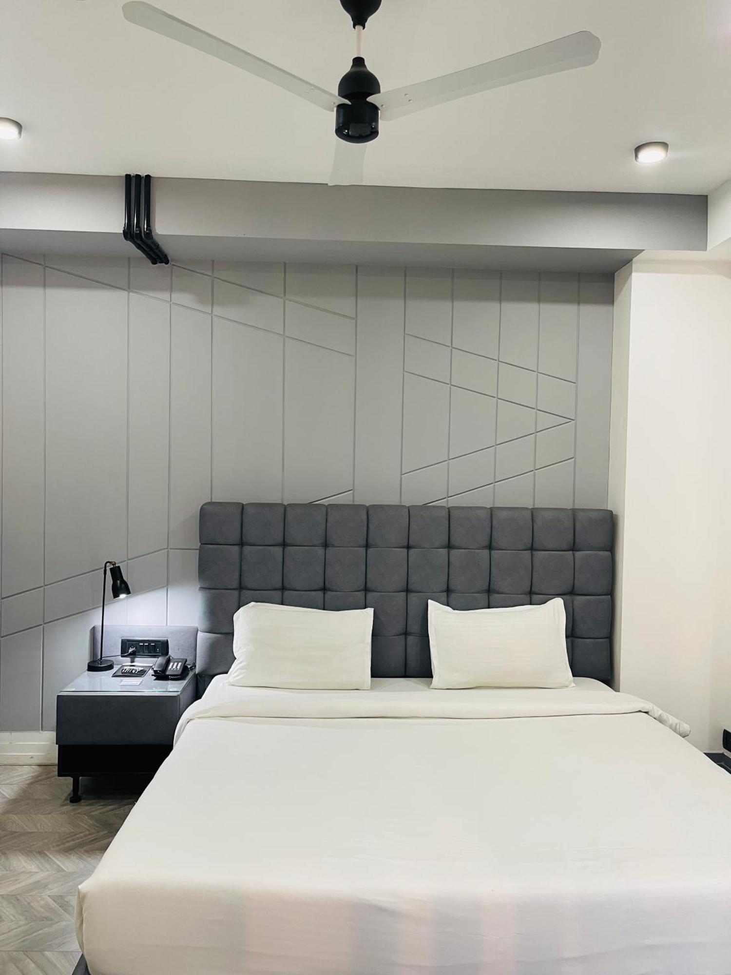Bedchambers Serviced Apartments, Mg Road グルガウン エクステリア 写真